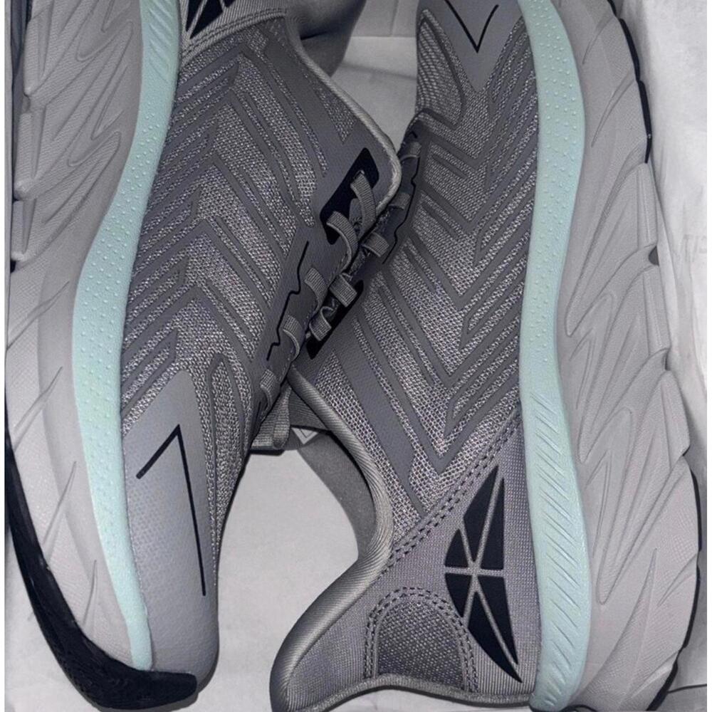 Women sneakers